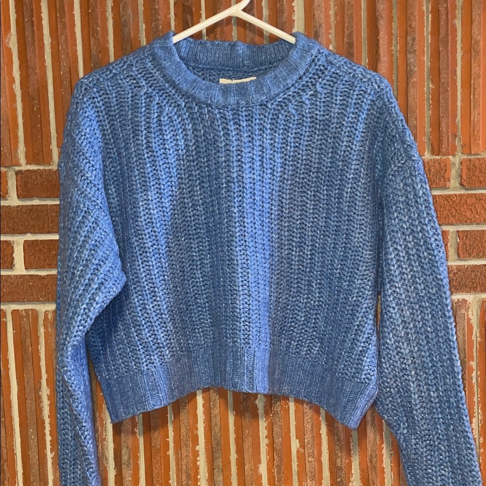 American Eagle Women’s Size small cropped chunky sweater